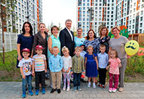 Андрей Иванов вместе с жителями осмотрел новый детский сад в Одинцово-1
