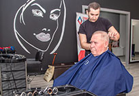 Одинцовские сторонники «Единой России» организовали для ветеранов бесплатное посещение парикмахерских