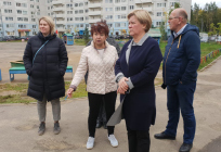 Лариса Лазутина встретилась с активными жителями Новой Трёхгорки