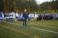 Андрей Иванов открыл новый стадион в поселке Старый Городок
