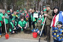Более 500 человек приняли участие в общеобластном субботнике в Одинцовском парке культуры, спорта и отдыха