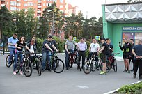 Андрей Иванов посетил 8 микрорайон с велоинспекцией