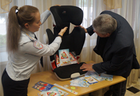 В Одинцовской Госавтоинспекции провели мастер-класс по перевозке детей в детском удерживающем устройстве