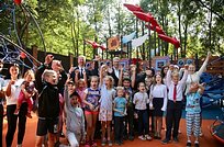 Андрей Иванов открыл детскую игровую площадку «Космический корабль» в Звенигороде