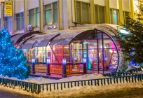 В Одинцовском округе объекты потребительского рынка уже начали украшать к Новому году