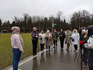 Фитнес-тренировки для членов клуба «Активное долголетие» проходят в парке «Захарово»