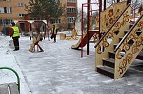 В Одинцовском округе на уборку снега вышло более 200 дворников