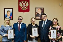 Многодетные матери Звенигорода получили награды Мособлдумы