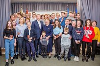 Андрей Иванов вручил первые паспорта 17 юным жителям Одинцовского округа