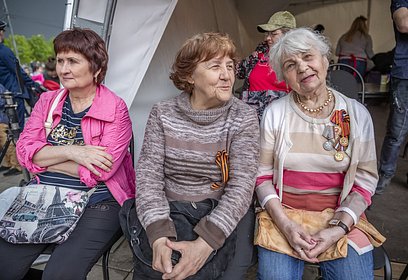 Власти Подмосковья рекомендовали пожилым людям оставаться дома