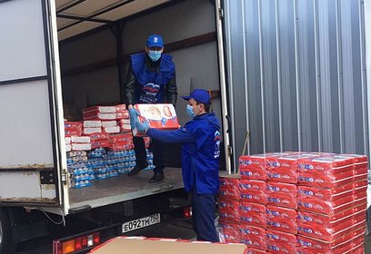 Более 18 кубометров товаров первой необходимости привезли волонтёры Одинцовского округа