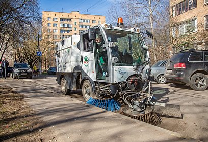 Плановая весенняя уборка дорог общего пользования продолжается в Одинцовском округе