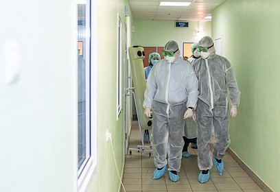 Одинцовские единороссы проверили готовность областной больницы к приему больных коронавирусом