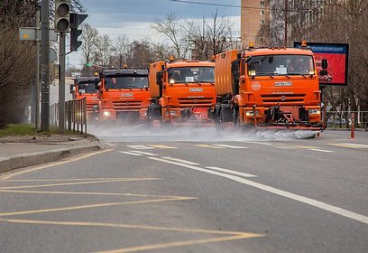 Весенняя уборка дорог в Одинцовском округе продолжается