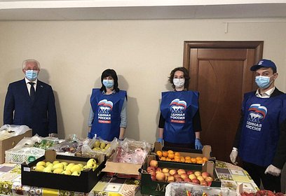 Волонтеры оказали «витаминную» поддержку Одинцовским медикам