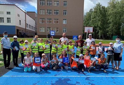Сотрудники Одинцовской Госавтоинспекции провели мероприятие «Веселые старты» для детей в школьном лагере