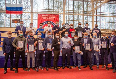 Партийцы отметили наградами тренеров-участников акции «Единая Россия тренирует»