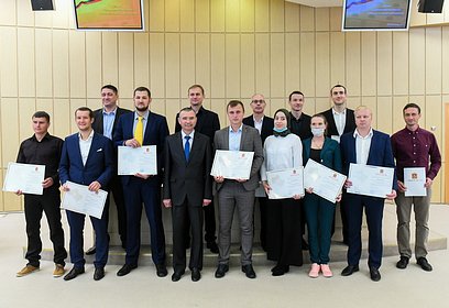 Жилищные сертификаты по программе «Социальная ипотека» получили два тренера из Одинцовского округа