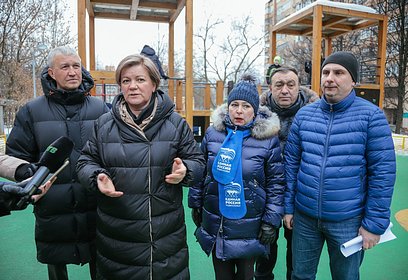 Три детские игровые площадки проверили партийцы в Одинцово