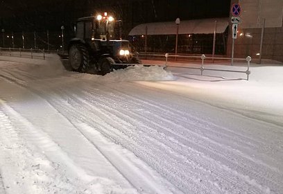 Порядка 330 единиц техники задействовано в ликвидации ночного снегопада в Одинцовском округе