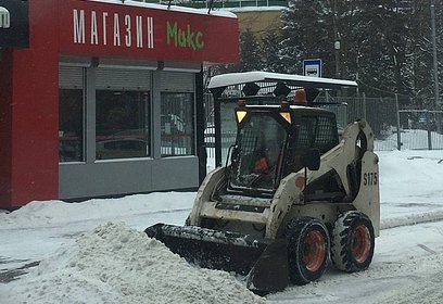 Уборка снега на дорогах муниципалитета идет с 5:30 утра
