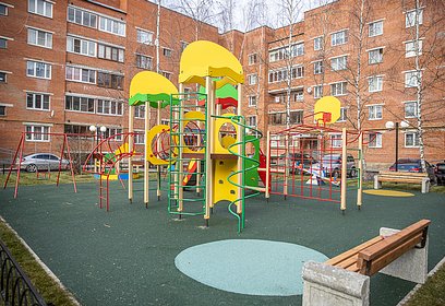 Глава округа поручил завершить ремонты детских игровых площадок к 15 мая