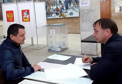 Игорь Шаповалов проверил работу участков предварительного голосования в Одинцово