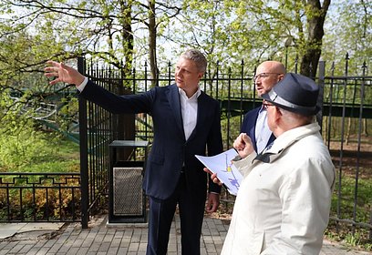 Андрей Иванов обсудил с активным жителем Звенигорода Александром Новаком благоустройство городского парка