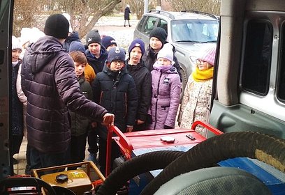 Ученики Одинцовской гимназии № 13 познакомились с работой муниципальной Системы-112