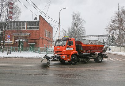 Последствия снегопада в муниципалитете устраняют 250 единиц техники и 1439 дворников