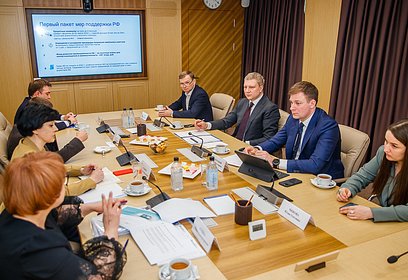 Меры поддержки бизнеса обсудили на встрече Андрея Иванова с представителями банков