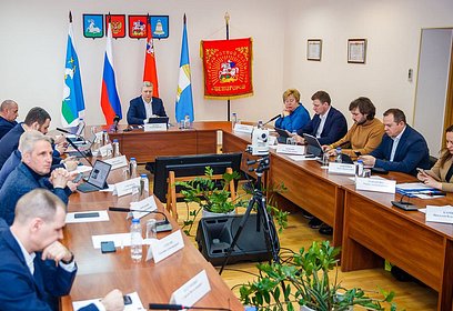 Строительство объектов социальной инфраструктуры в округе обсудили на выездном совещании в Звенигороде