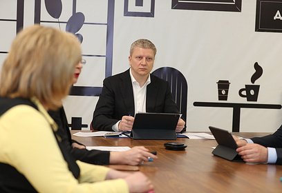 Андрей Иванов провёл совещание по детской летней оздоровительной кампании