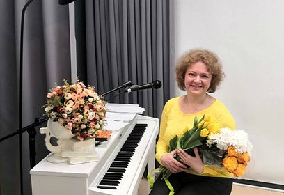 В Одинцовской библиотеке № 1 прошел творческий вечер поэтессы и композитора Анны Бочковской