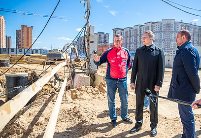Андрей Иванов проверил ход строительства образовательного кластера в ЖК «Гусарская баллада»