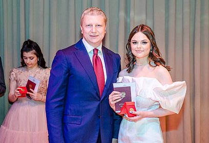 Андрей Иванов поздравил выпускников Одинцовской лингвистической гимназии с окончанием школы
