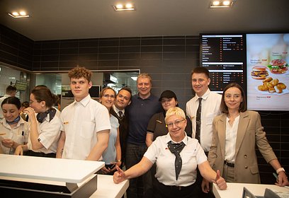 Андрей Иванов посетил открывшийся в Одинцово ресторан «Вкусно — и точка»