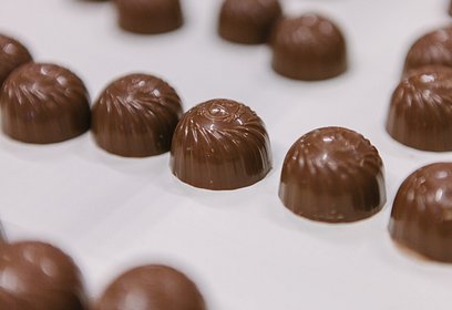Одинцовская Кондитерская фабрика улучшила показатели по производству шоколада в Подмосковье