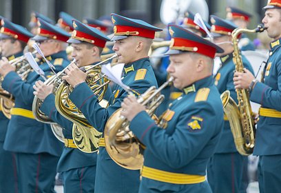 Торжественное закрытие сезона «Военные оркестры в парках» прошло на Соборной площади Главного храма ВС РФ