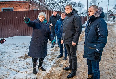 Глава Одинцовского округа проконтролировал качество уборки снега на Заводском проспекте в Голицыно