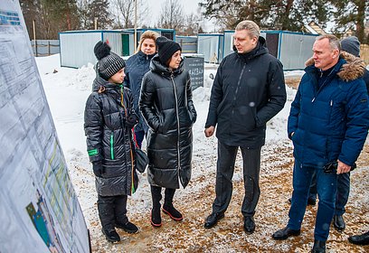 Ход строительства школы на 550 учеников в Горках-2 проверил Андрей Иванов