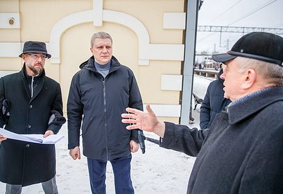 Андрей Иванов проверил содержание территории железнодорожной станции и привокзальной площади в Кубинке