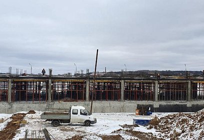 В микрорайоне «Восточный» в Звенигороде началось строительство 1-го этажа новой школы на 1100 мест