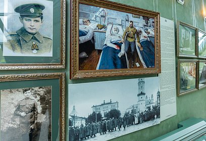 Выставка «Царская семья. Восхождение» открылась в Главном храме ВС РФ