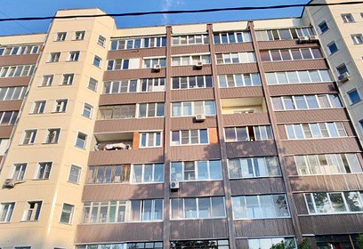 В посёлке Лесной Городок Одинцовского округа утепляют фасады многоквартирных домов