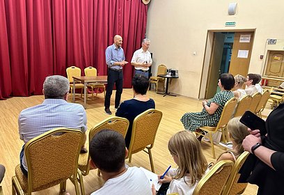 Дмитрий Голубков рассказал участникам клуба «Активное долголетие» о новых паломнических маршрутах