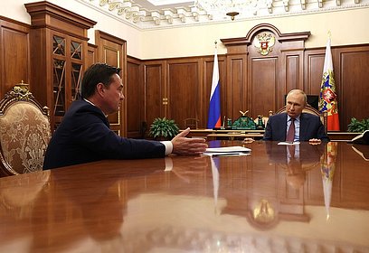 Президент России Владимир Путин провел рабочую встречу с губернатором Московской области Андреем Воробьевым