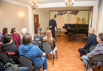 Развитие сферы культуры обсудил Дмитрий Голубков с коллективом музыкальной школы имени С. И. Танеева