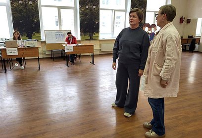 Работу избирательных участков в Одинцово проверила Лариса Лазутина