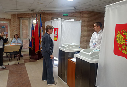 Лариса Лазутина проголосовала на выборах губернатора Московской области